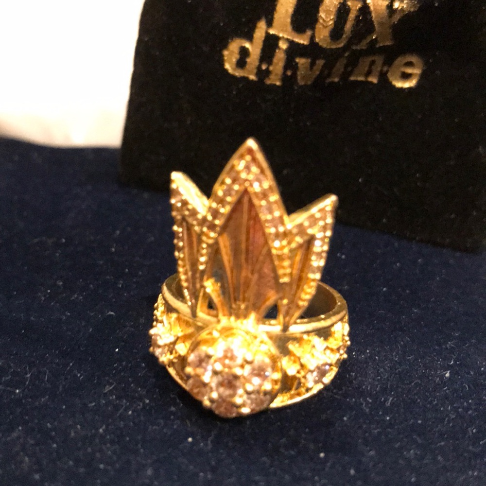 Lux Ring - Picture 2 of 3